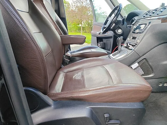 Ford Galaxy 2009 photo 4