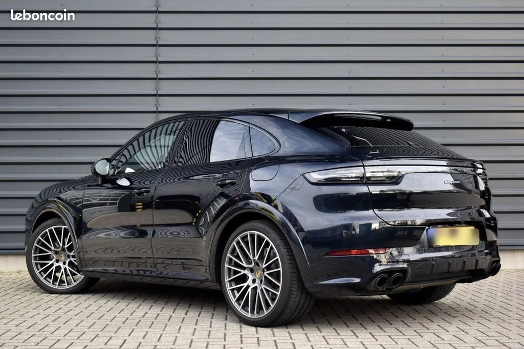 Porsche Cayenne 2023 photo 2