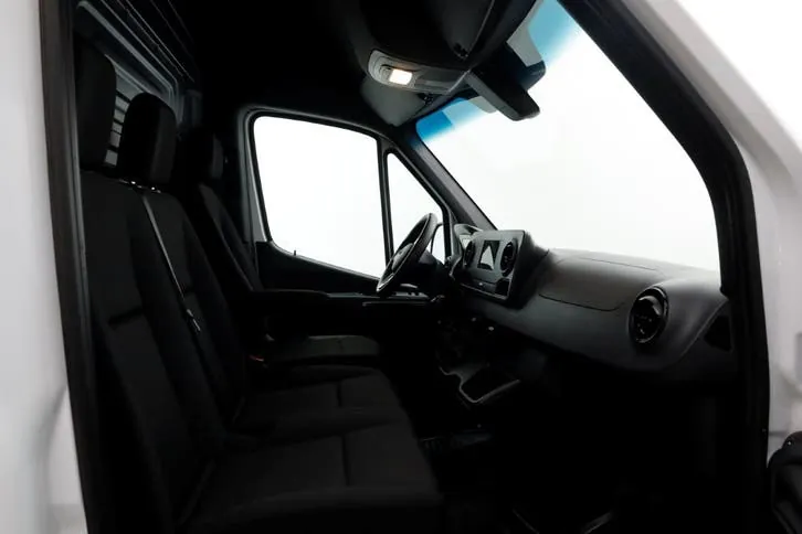 Mercedes-Benz Sprinter 2023 photo 3