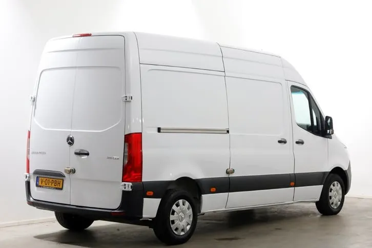 Mercedes-Benz Sprinter 2023 photo 2