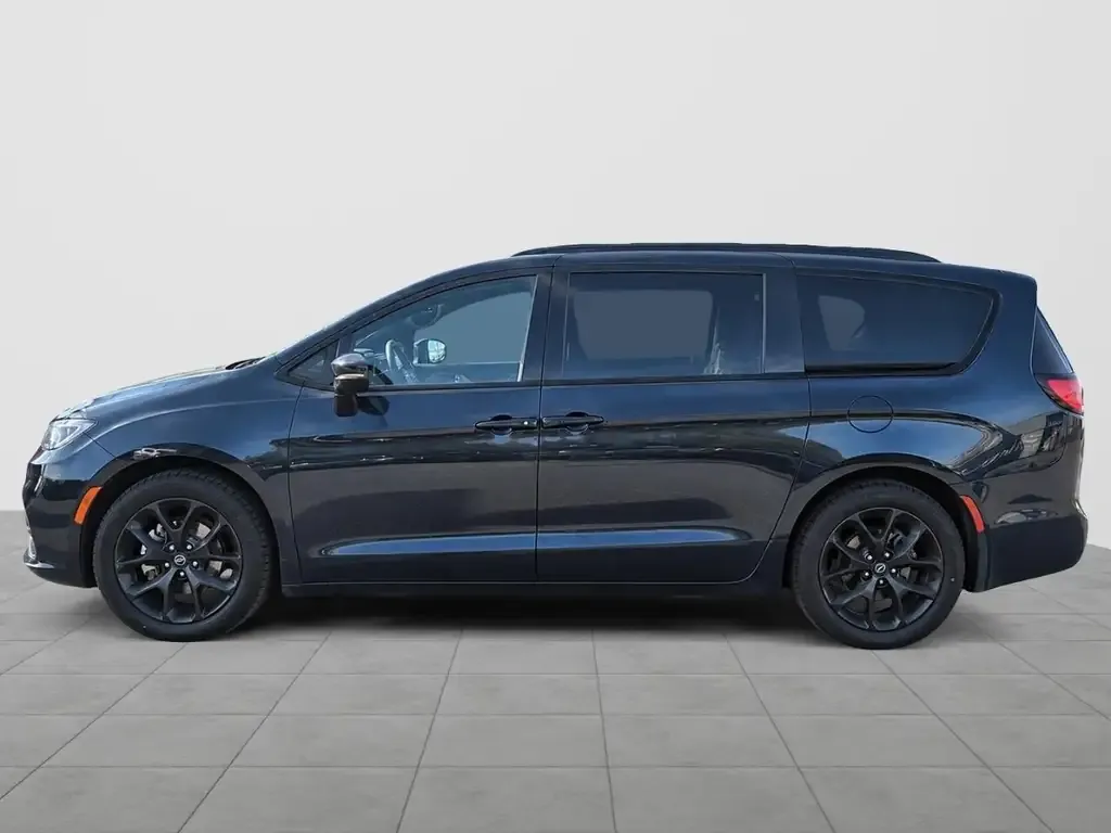 Chrysler Pacifica 2025 photo 5