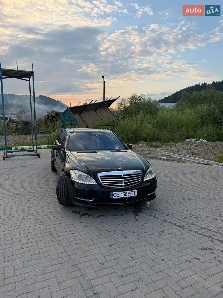 Mercedes-Benz S-Class