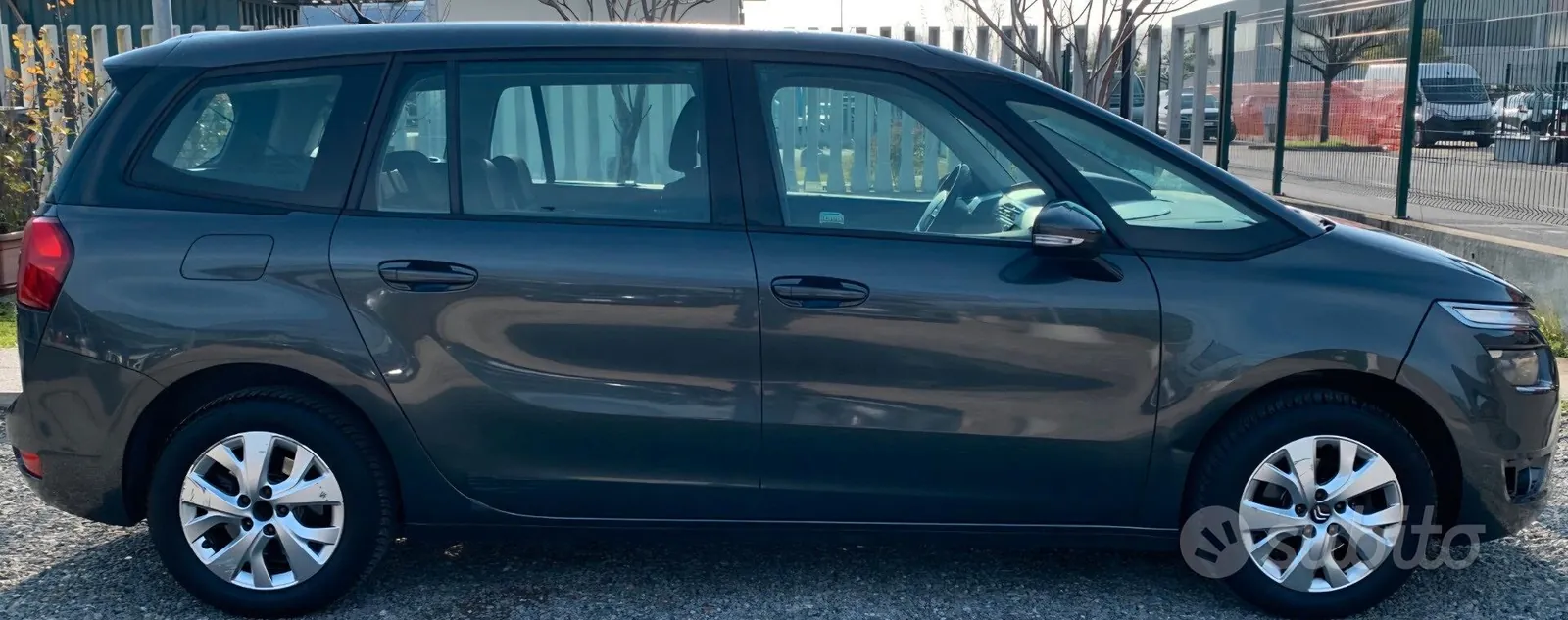 Citroen Grand C4 Picasso 2016 photo 2