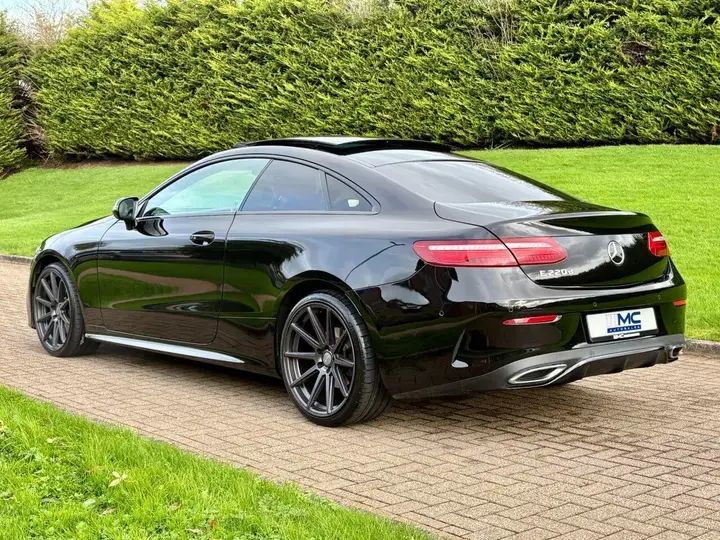 Mercedes-Benz E-Class 2018 photo 4