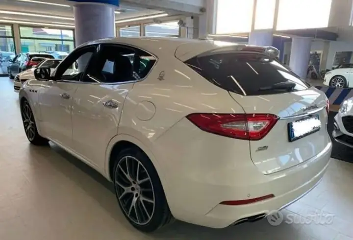 Maserati Levante 2018 photo 2