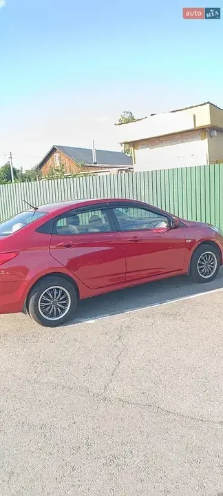 Hyundai Accent 2011 photo 4
