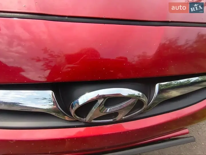 Hyundai Accent 2011 photo 3