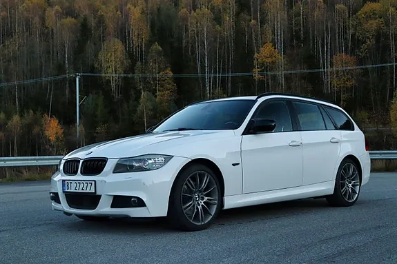 BMW 320Xd 2011 photo 2