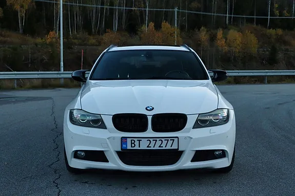 BMW 320Xd 2011 photo 3