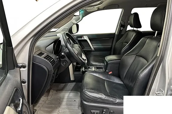 Toyota Land Cruiser 2012 photo 4