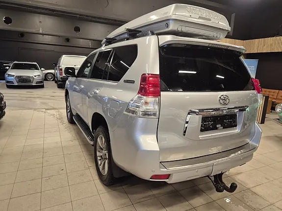 Toyota Land Cruiser 2012 photo 2