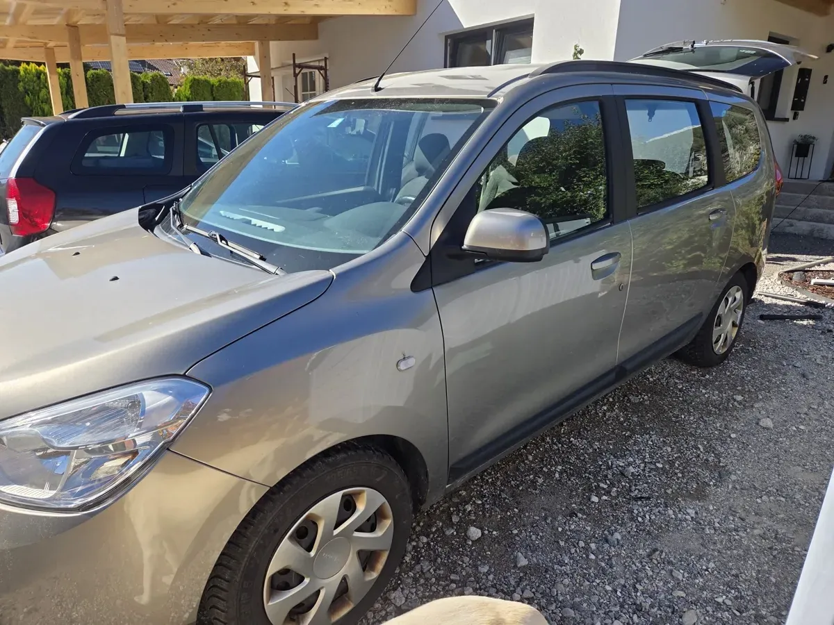 Dacia Lodgy 2013 photo 2