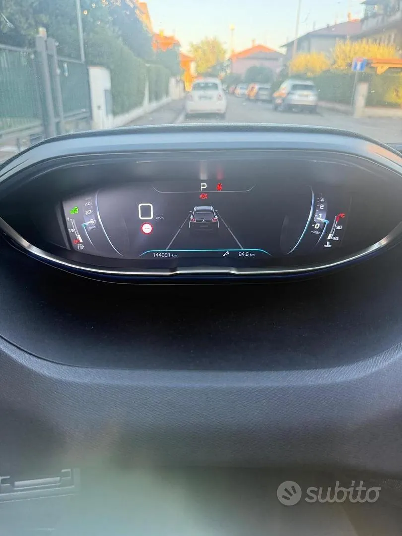 Peugeot 5008 2017 photo 5