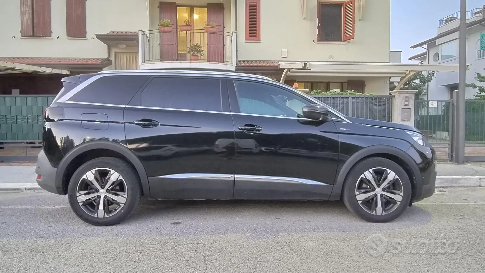 Peugeot 5008 2017 photo 2