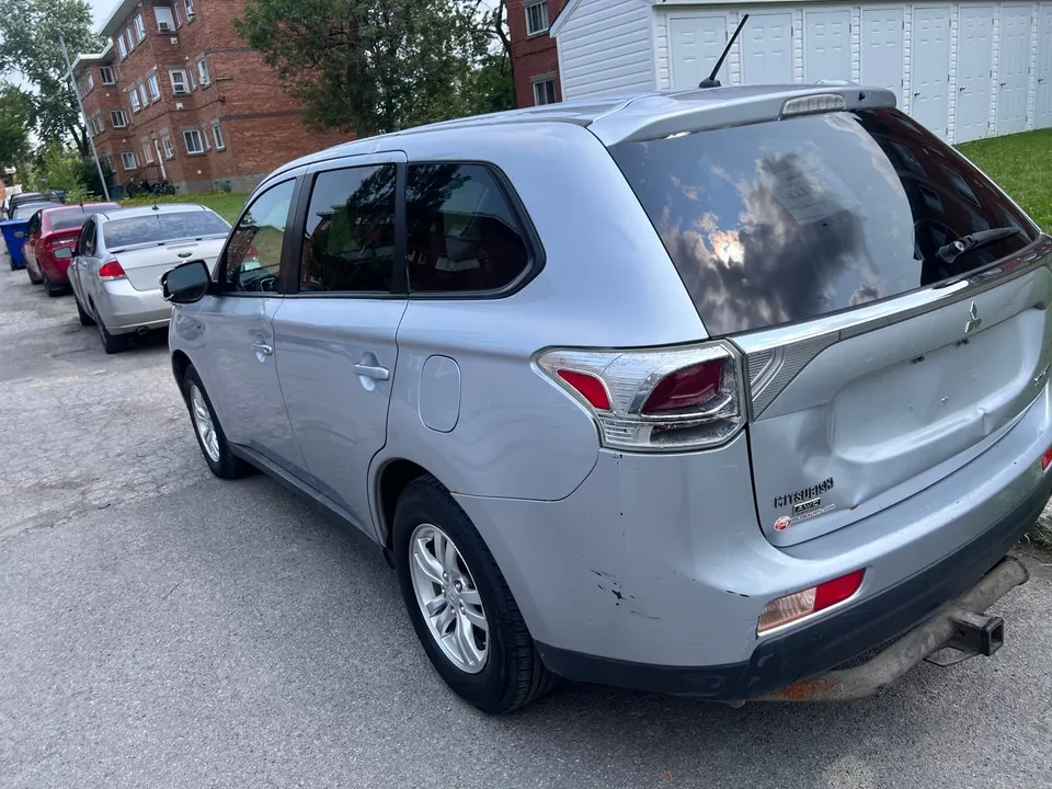Mitsubishi Outlander 2014 photo 4