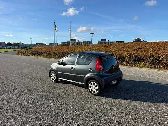 Peugeot 107 2009 photo 3