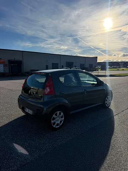 Peugeot 107 2009 photo 4