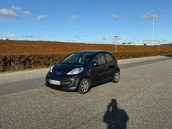 Peugeot 107 2009 photo 2