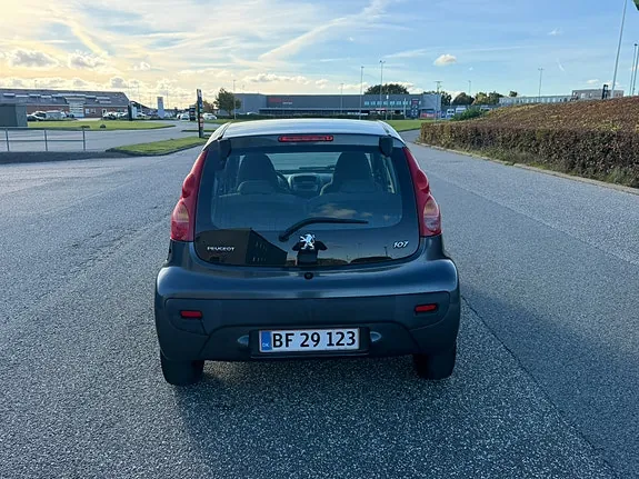 Peugeot 107 2009 photo 5