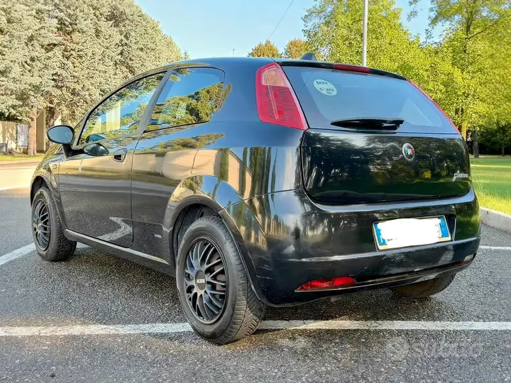 Fiat Grande Punto 2007 photo 4