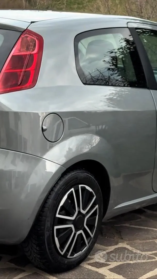 Fiat Grande Punto 2006 photo 4