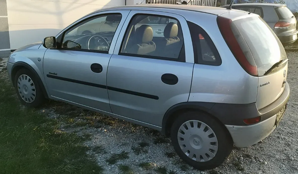 Opel Corsa 2003 photo 2