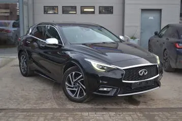 Infiniti Q30