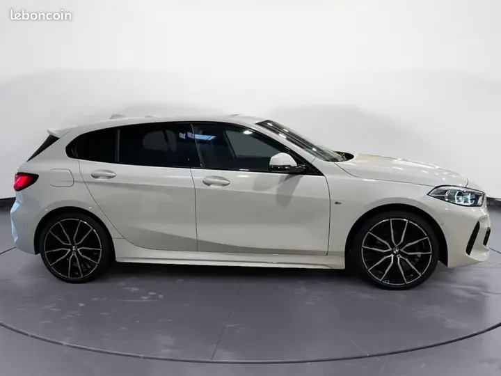 BMW Série 1 2023 photo 2