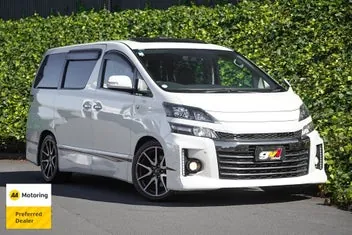 Toyota Vellfire 2013 photo 2