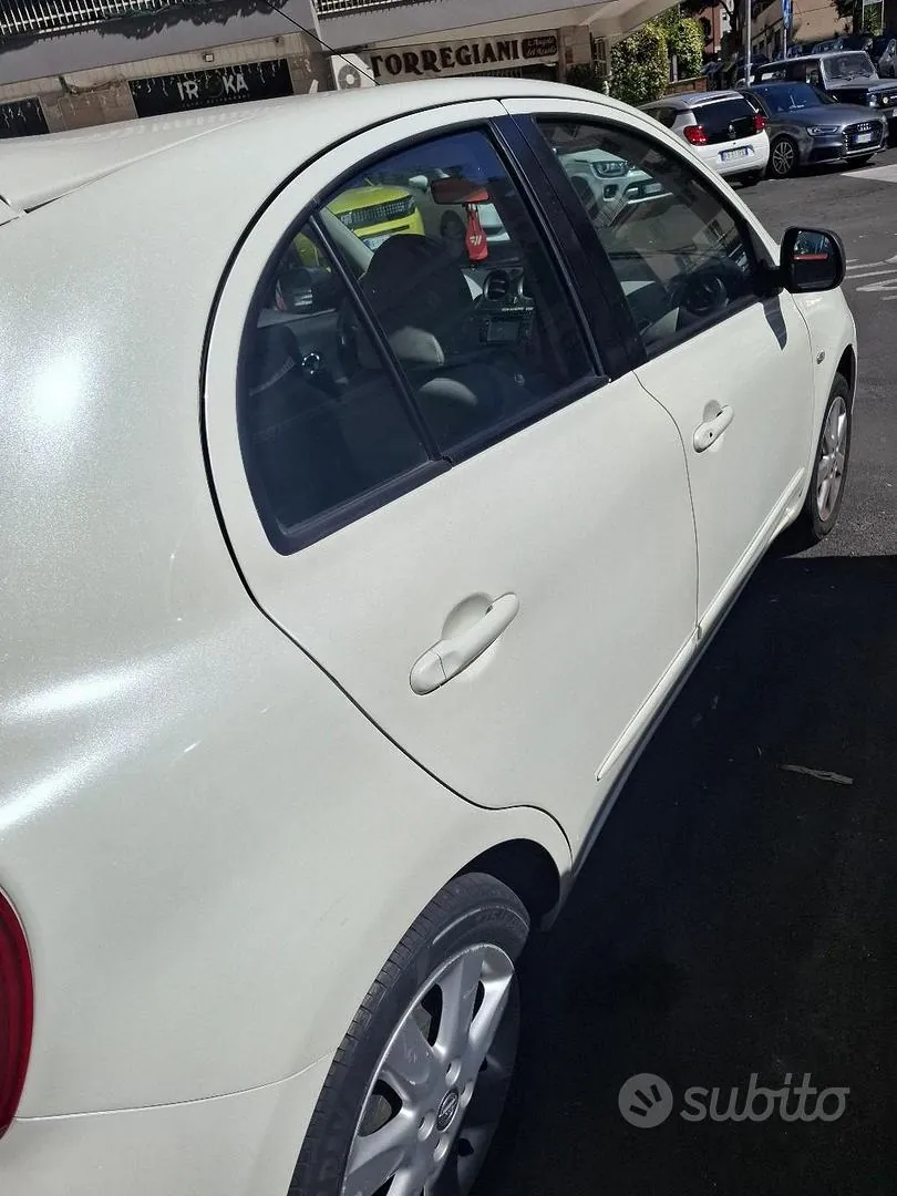 Nissan Micra 2011 photo 2