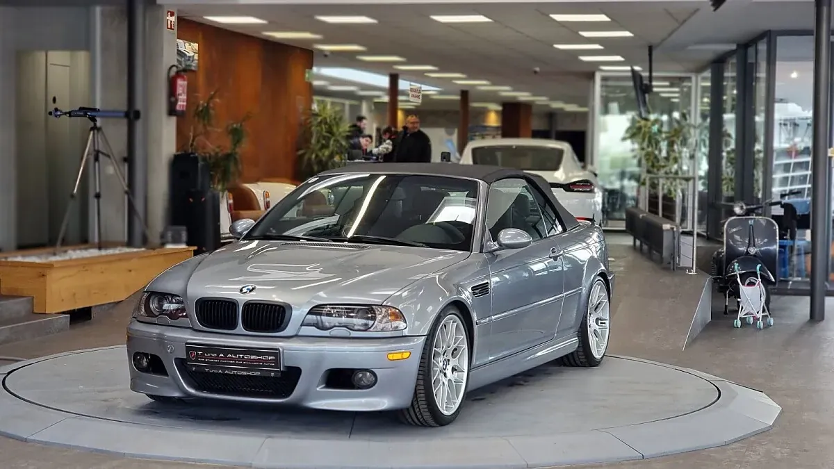 BMW 3 Series 2004 photo 2