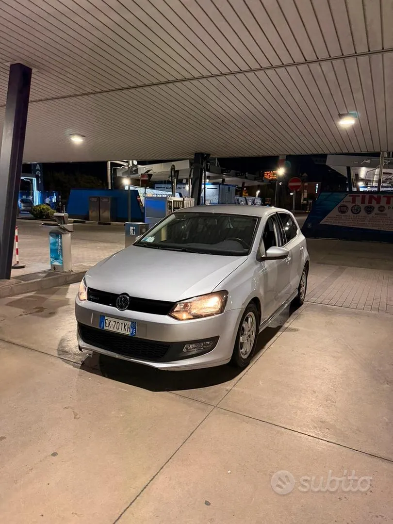 Volkswagen Polo 2011 photo 2