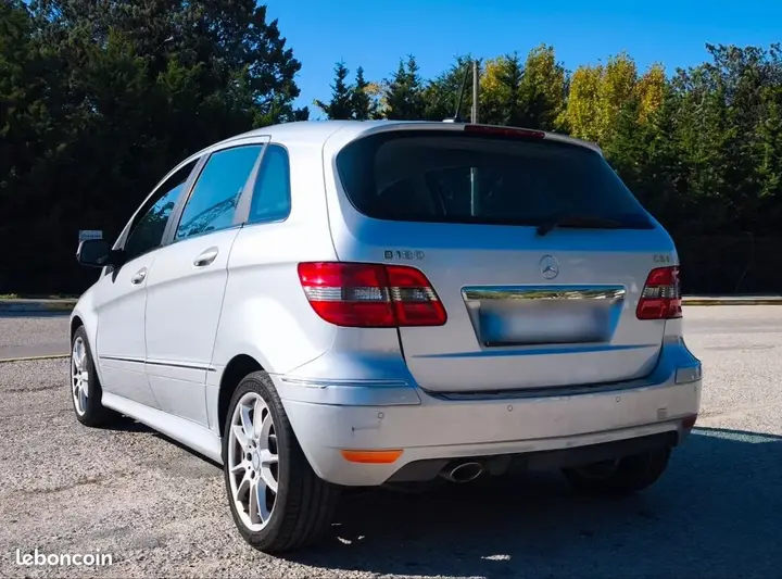 Mercedes-Benz B-Class 2009 photo 2