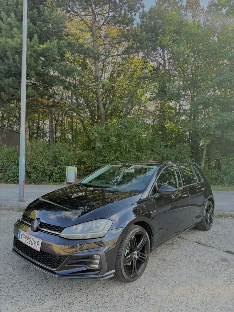Volkswagen Golf 2012 photo 3