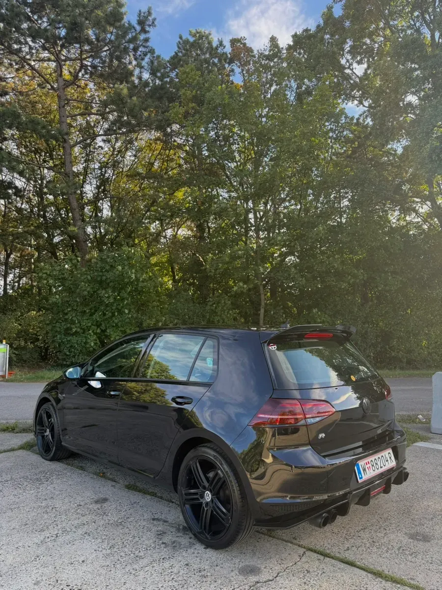 Volkswagen Golf 2012 photo 2