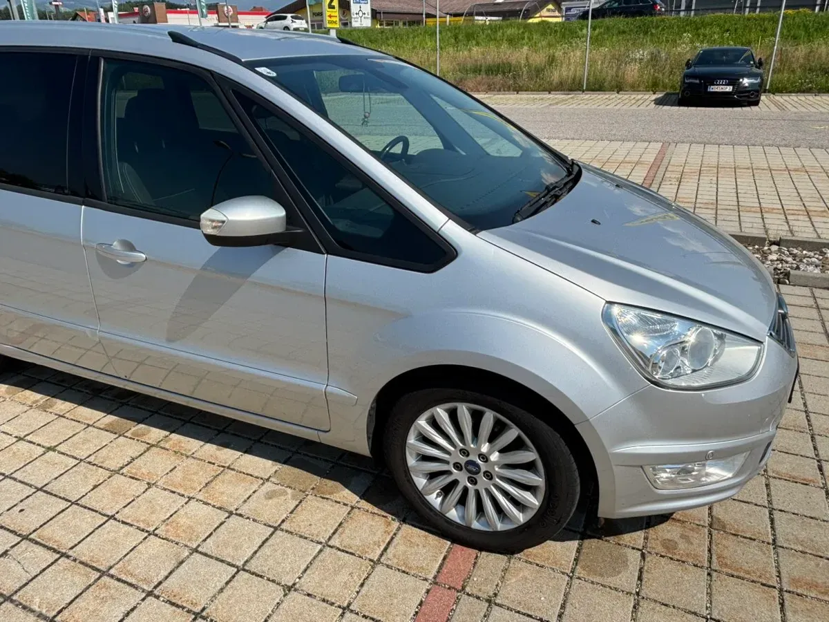 Ford Galaxy 2015 photo 3