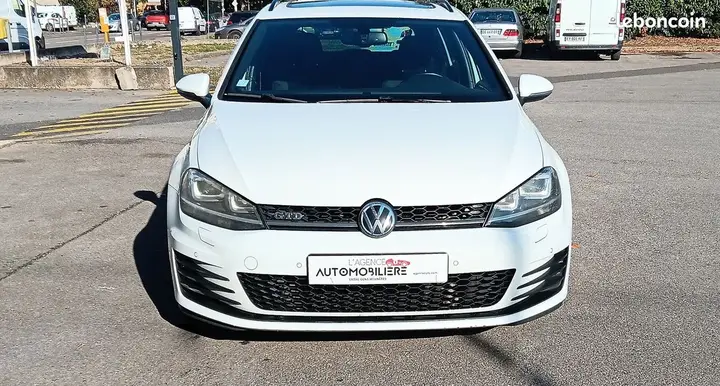 Volkswagen Golf 2015 photo 2