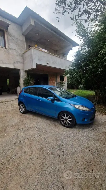 Ford Fiesta 2009 photo 2