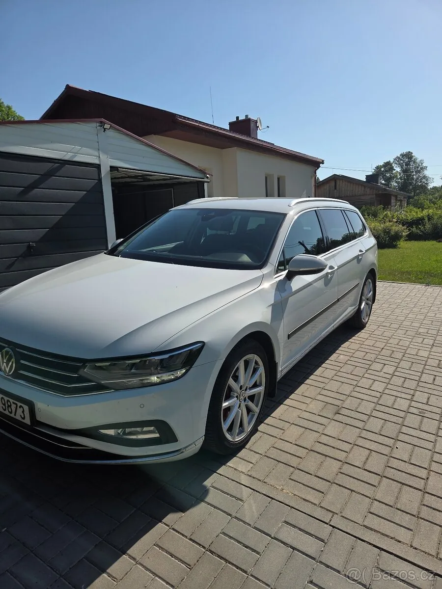 Volkswagen Passat 2022 photo 4