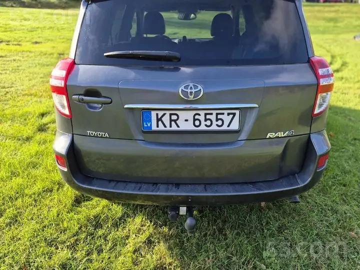 Toyota Rav4 2010 photo 3