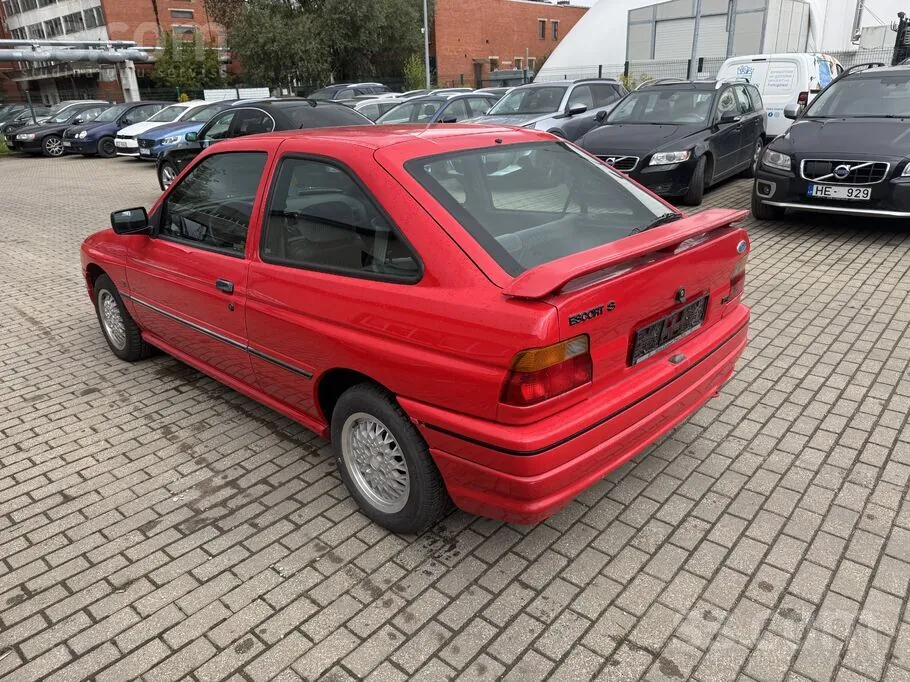 Ford Escort 1991 photo 4