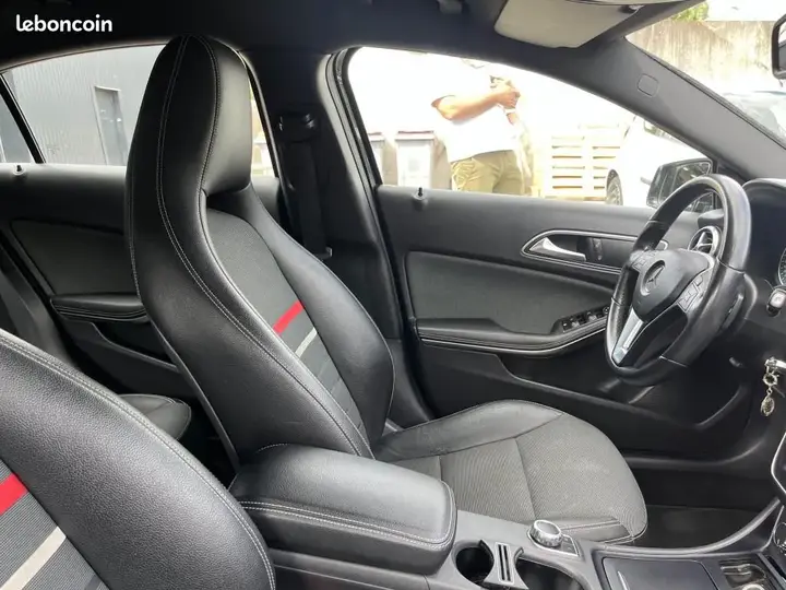 Mercedes-Benz A-Class 2015 photo 2