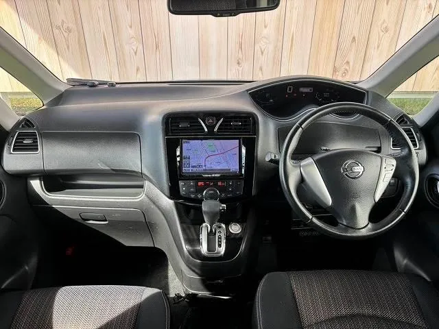 Nissan Serena 2016 photo 2