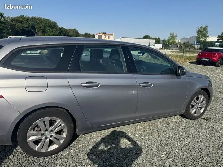 Peugeot 308 2021 photo 3