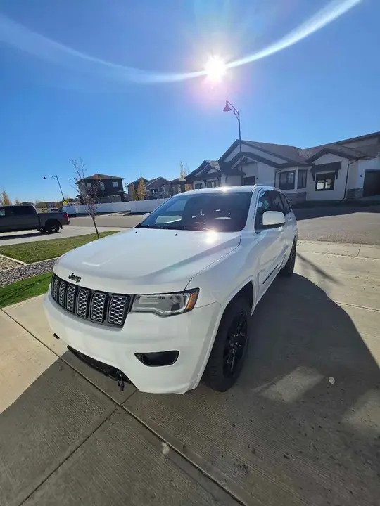 Jeep Grand Cherokee 2022 photo 2