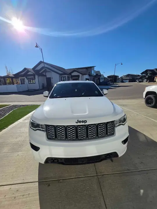 Jeep Grand Cherokee 2022 photo 3