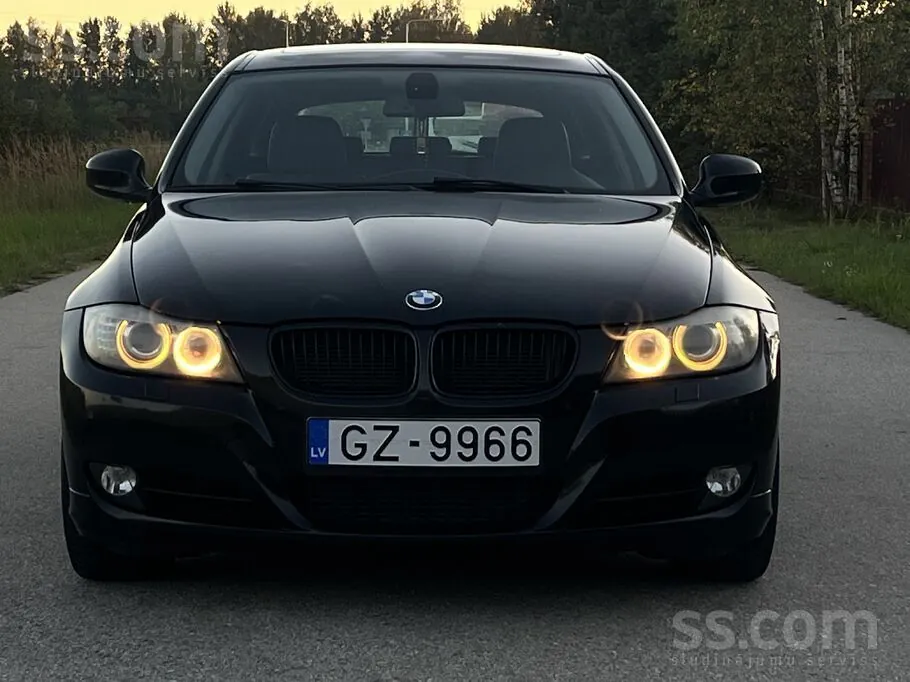 BMW 3 Series 2010 photo 5