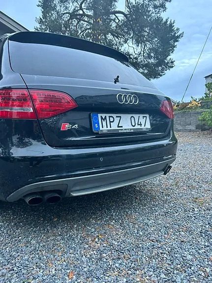 Audi S4 2011 photo 4