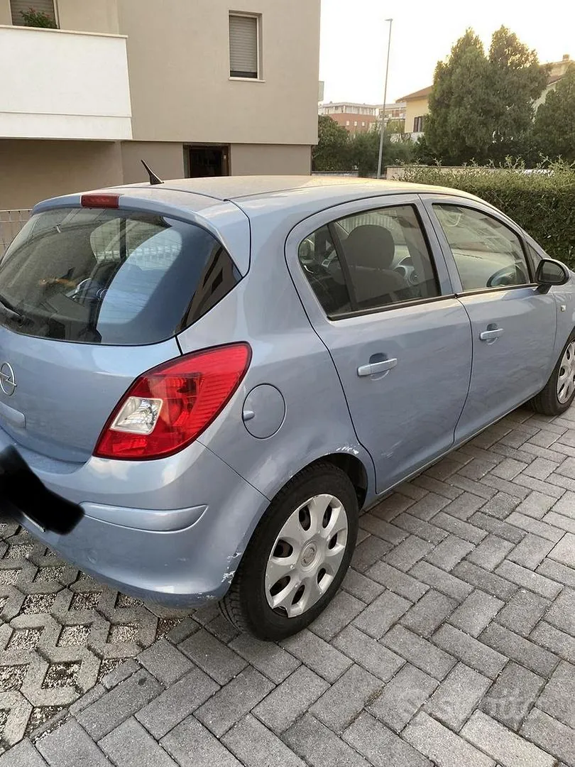 Opel Corsa 2009 photo 2