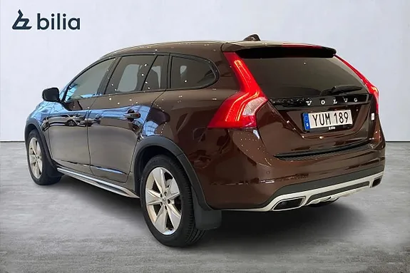 Volvo V60 Cross Country 2018 photo 2